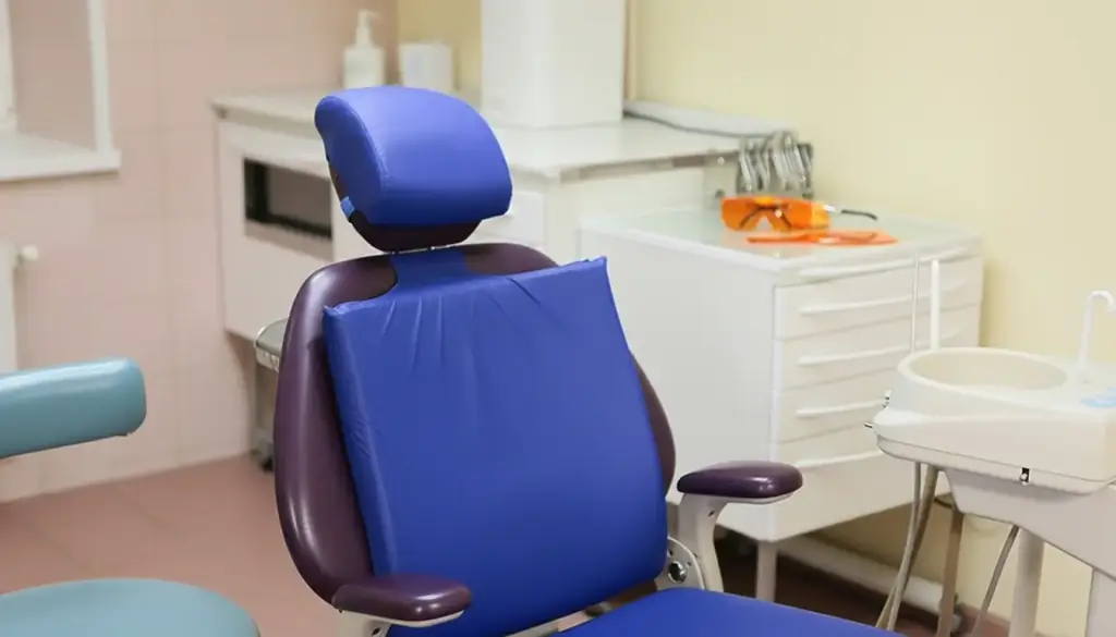 A pediatric treatment chair and instrument tray